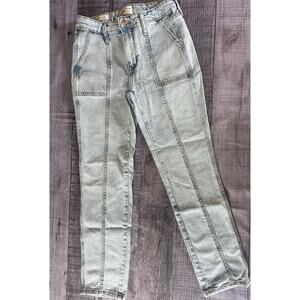 Universal Thread Size 2 Light Wash Denim Jeans High Rise Straight Stretch